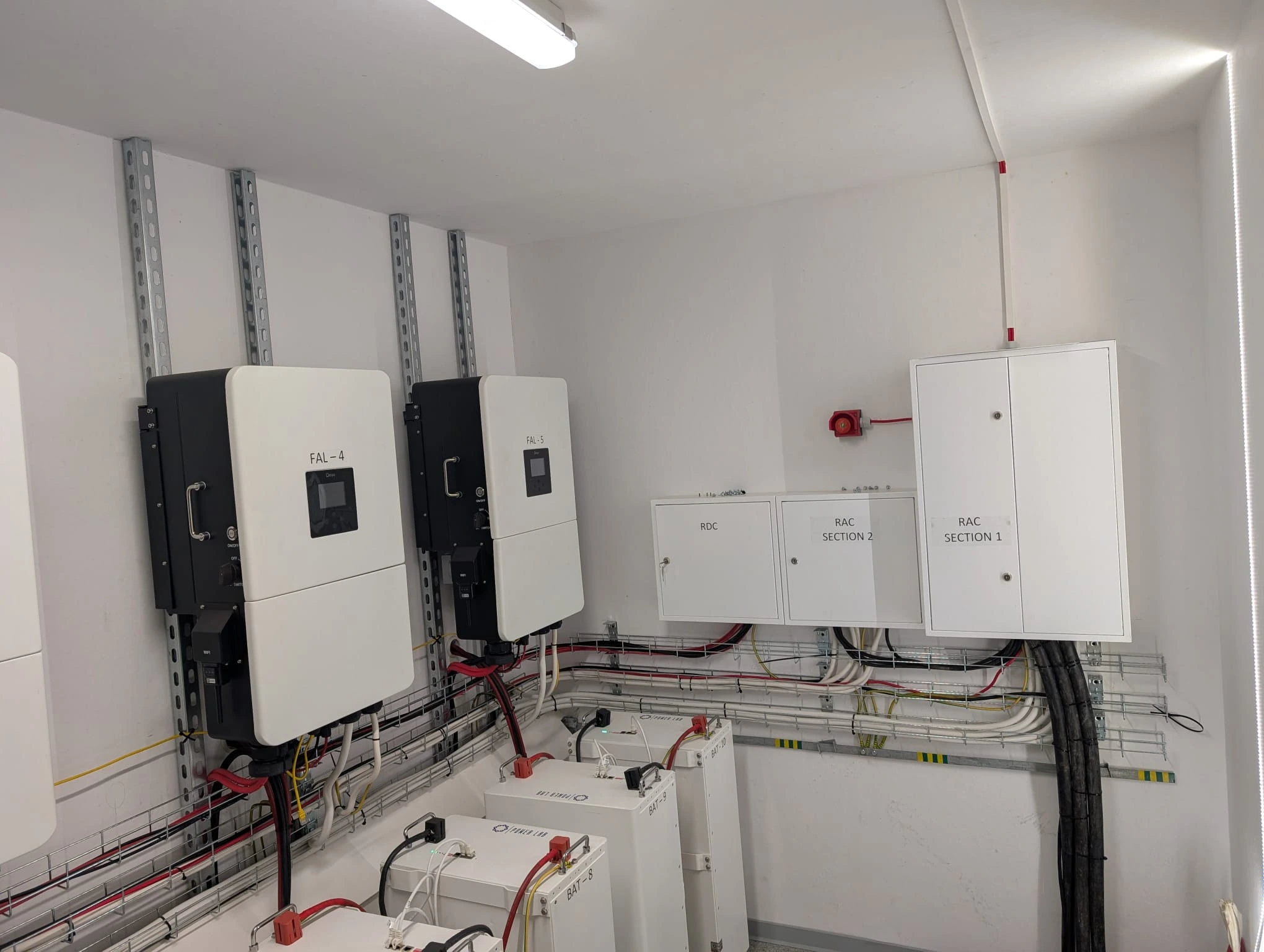 Magazyn energii z fotowoltaiką - czy to się opłaca?